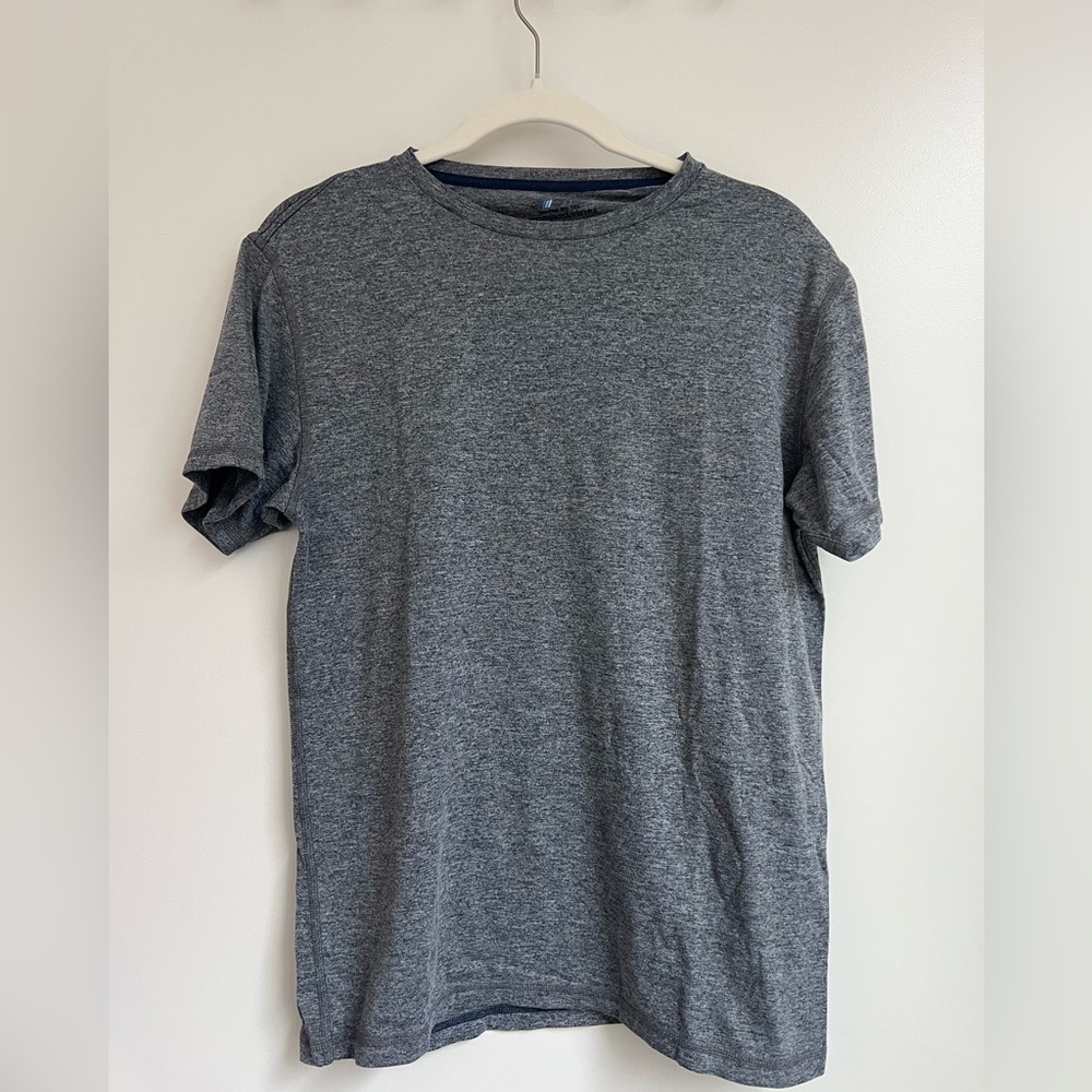 Vineyard Vines Heather Gray Tee with Navy Accents